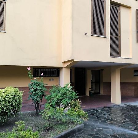 Апартаменты Chez Elisa Zona Sobborghi Monza Brianza , Italia Экстерьер фото